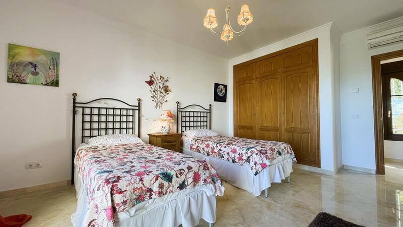 4 Schlafzimmer Villa zu verkaufen