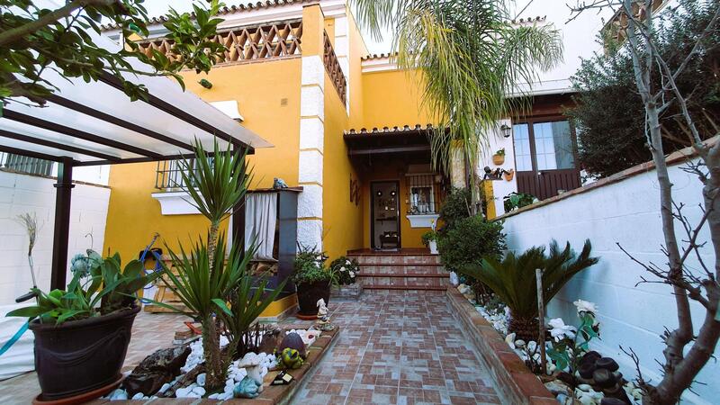 Townhouse for sale in Coin, Málaga