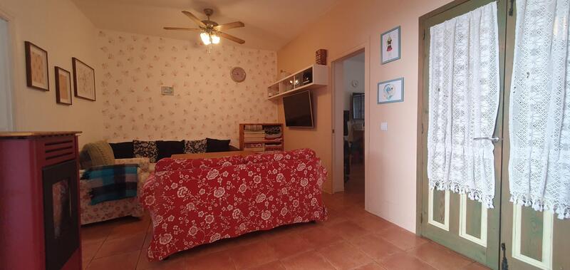 6 bedroom Townhouse for sale
