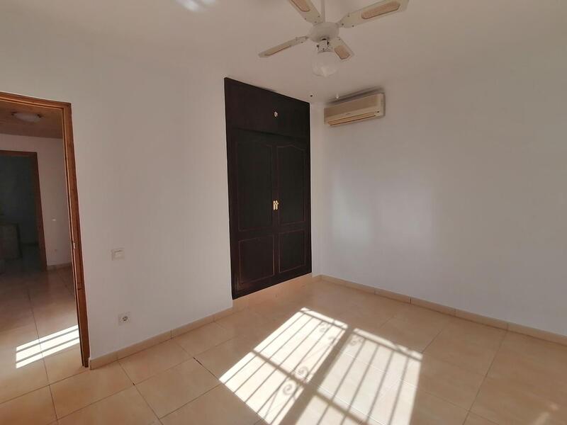 2 Cuarto Villa en venta