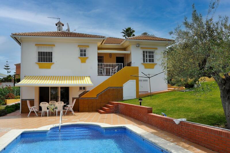 Villa for sale in Alhaurin el Grande, Málaga