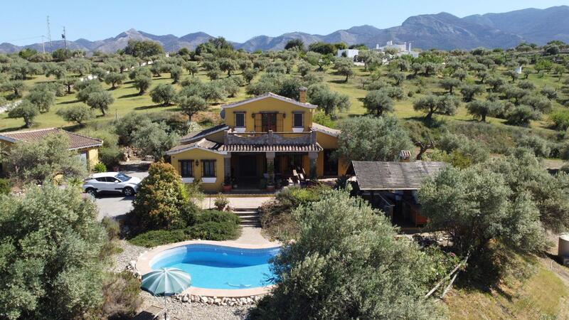 Country House for sale in Alhaurin el Grande, Málaga