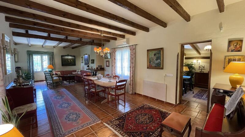 3 bedroom Country House for sale