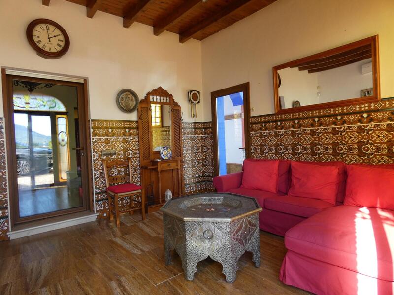 6 bedroom Country House for sale