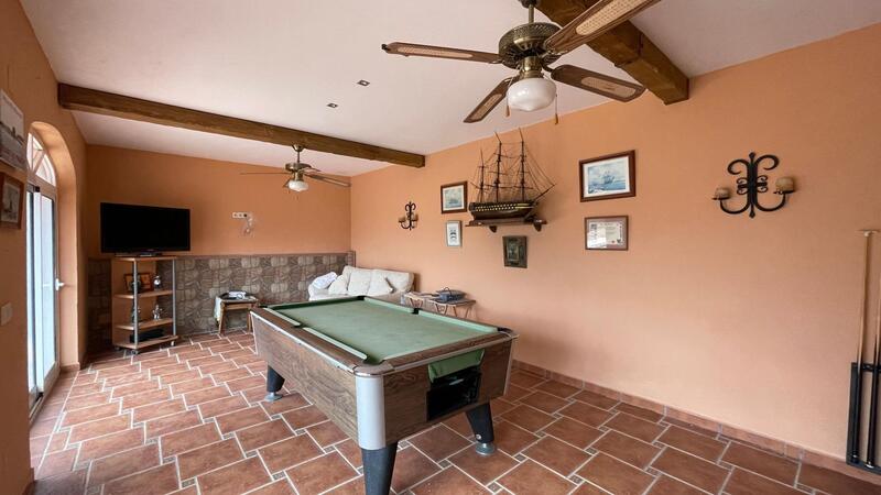 4 Cuarto Villa en venta