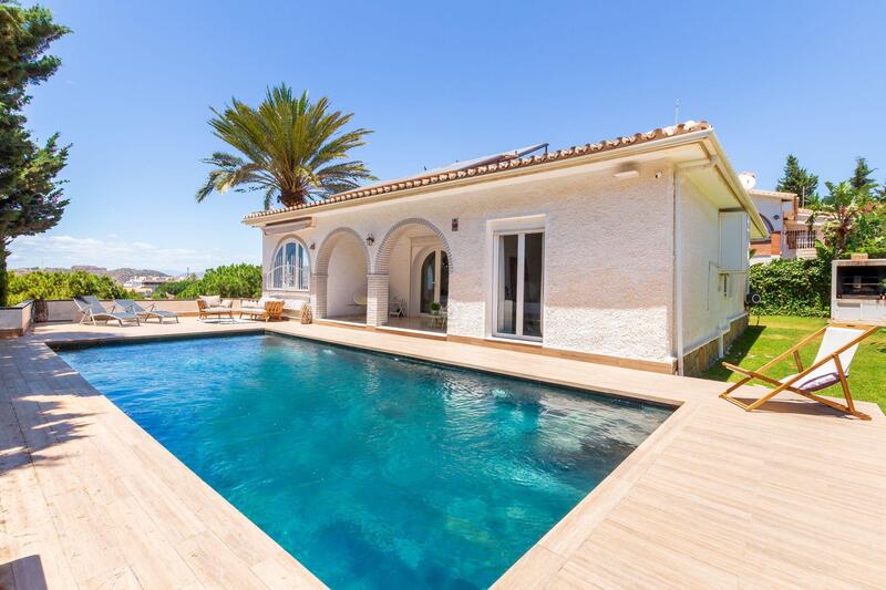 Villa for sale in Rincon de la Victoria, Málaga