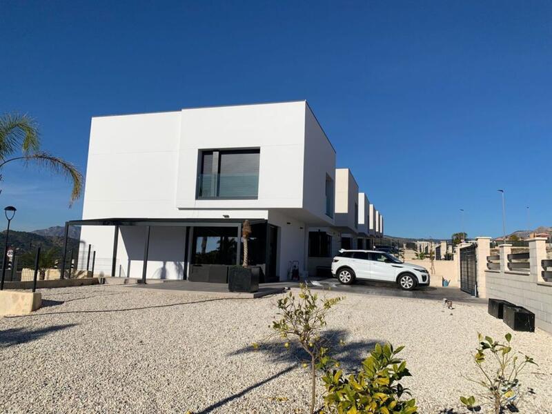 Villa en venta en Finestrat, Alicante