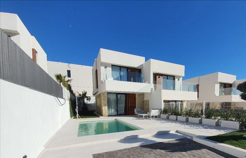 Townhouse for sale in Finestrat, Alicante