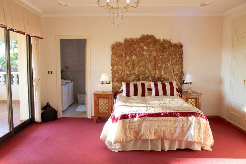 6 bedroom Villa for sale