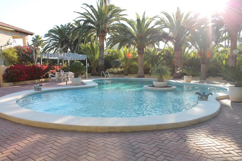 6 bedroom Villa for sale