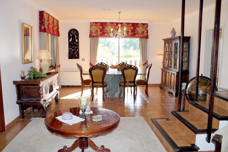 6 bedroom Villa for sale