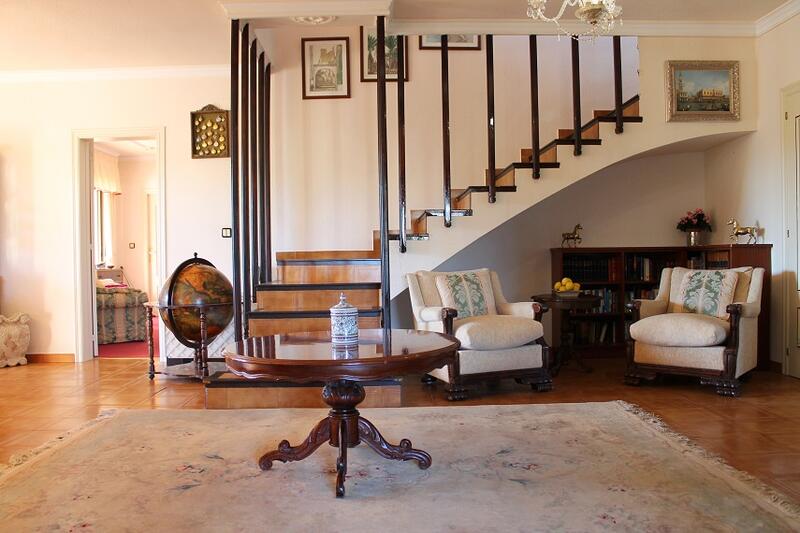 6 bedroom Villa for sale