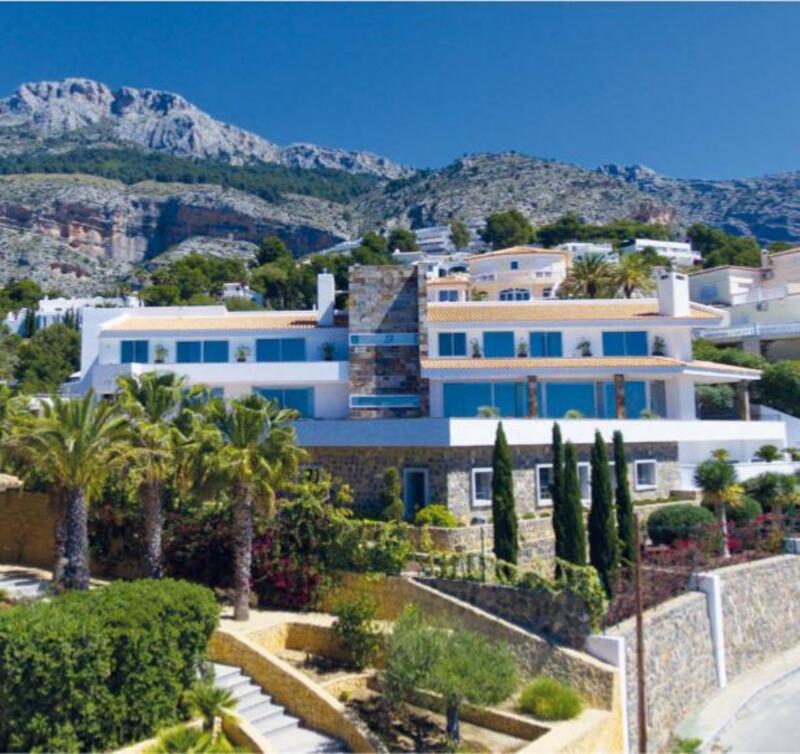 Villa for sale in Altea, Alicante