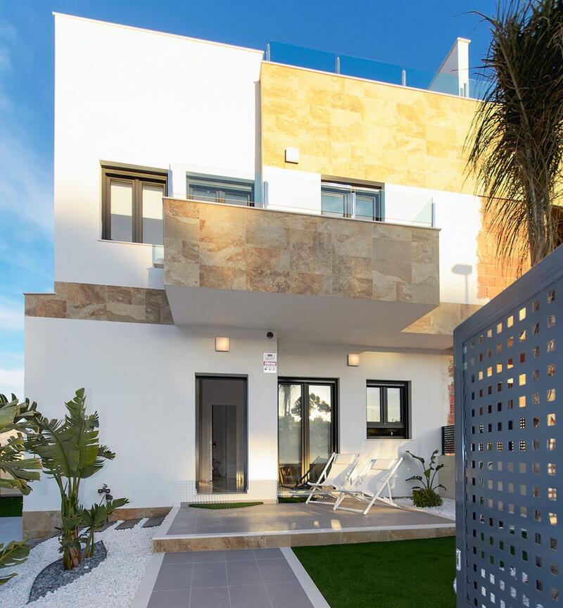 Townhouse for sale in Polop, Alicante