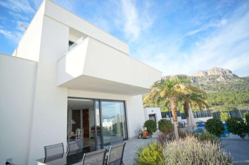 Villa en venta en Polop, Alicante