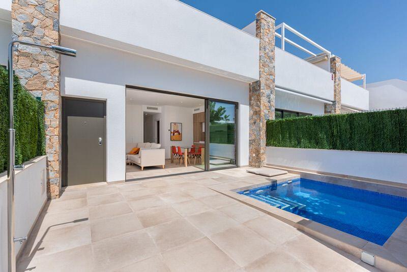 Villa en venta en Pilar de la Horadada, Alicante