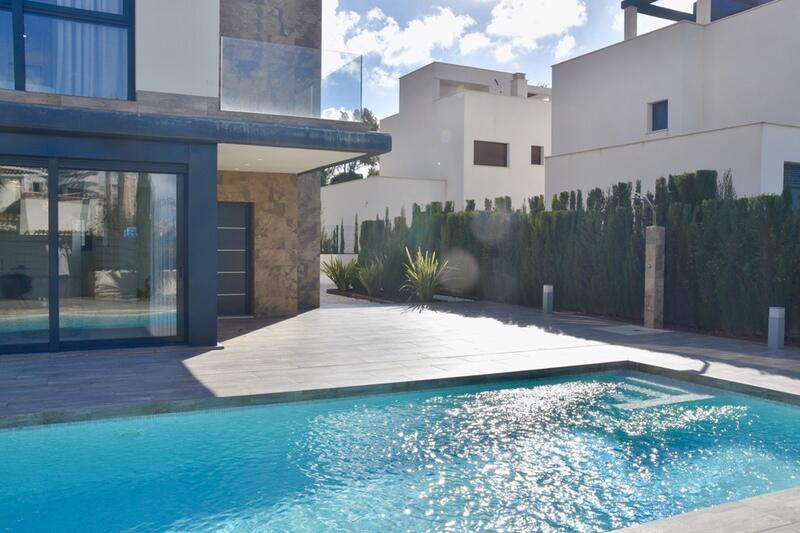 4 Cuarto Villa en venta