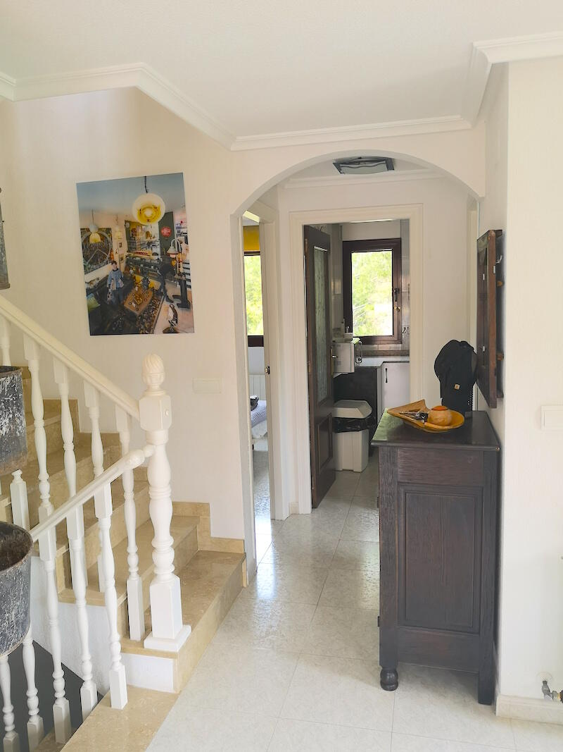 4 bedroom Townhouse for sale