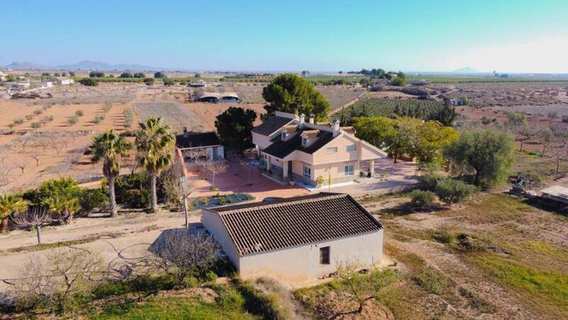 5 slaapkamer Gezinswoning Te koop