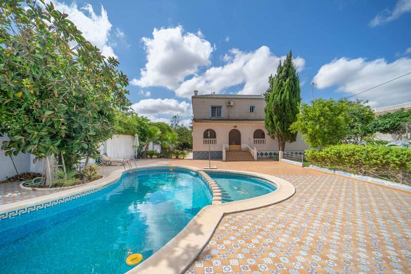 4 bedroom Villa for sale