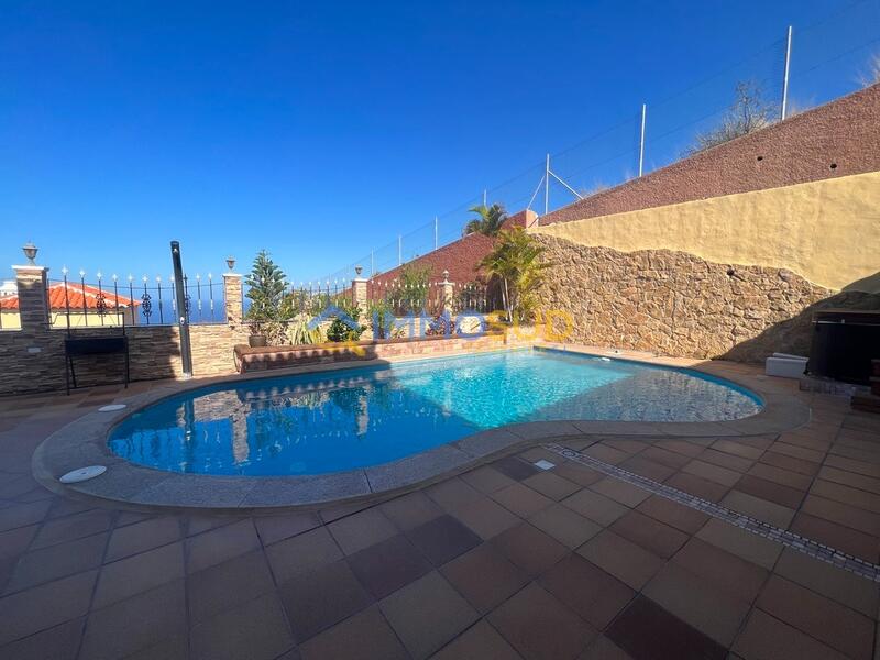Villa til salgs i Adeje, Tenerife