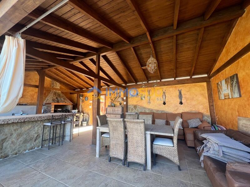 4 bedroom Villa for sale