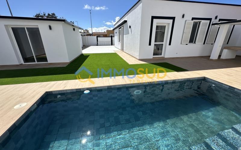Villa en venta en Guargacho, Tenerife