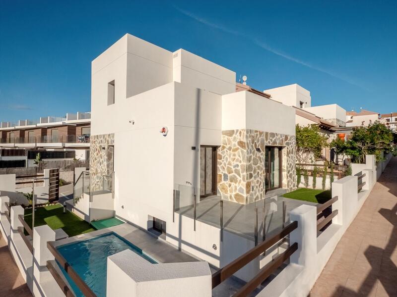 Villa til salgs i Orihuela Costa, Alicante