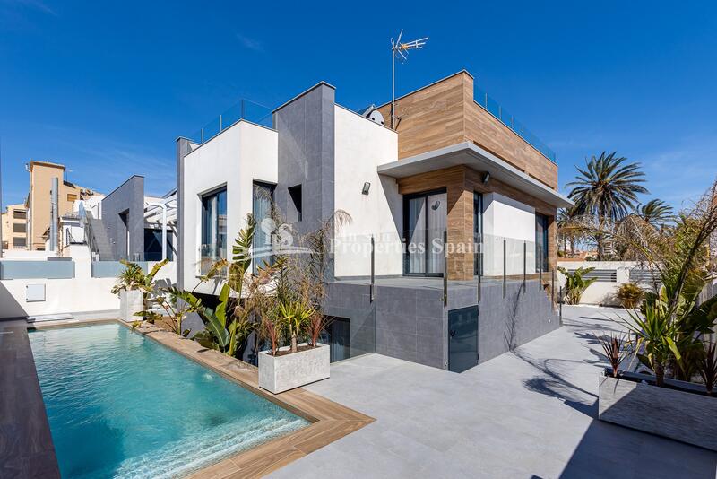 Villa for sale in Torrevieja, Alicante