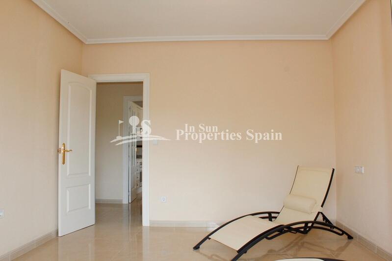 4 Cuarto Villa en venta