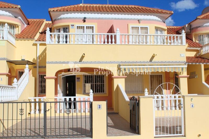 Stadthaus zu verkaufen in Orihuela Costa, Alicante