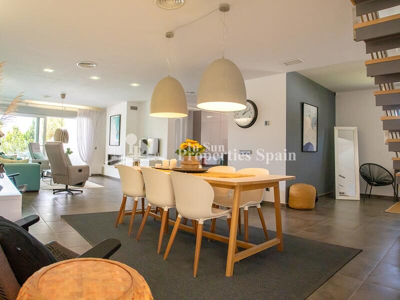5 bedroom Villa for sale