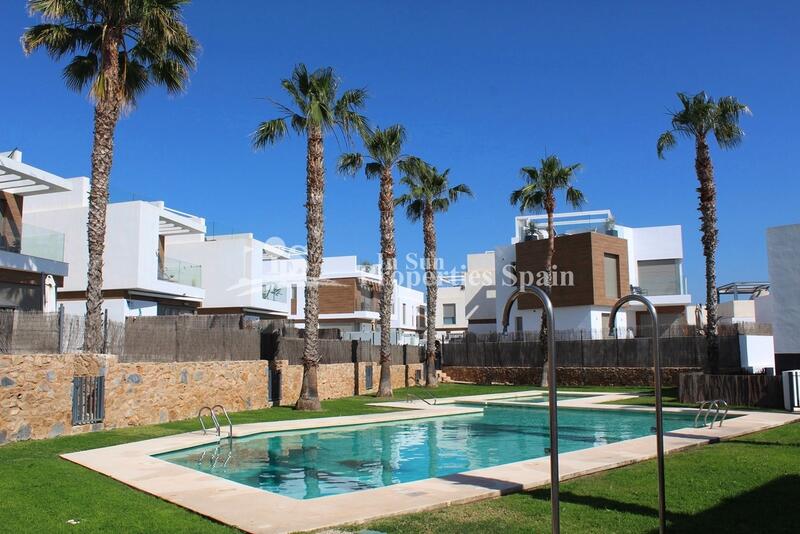 Villa Te koop in Orihuela Costa, Alicante