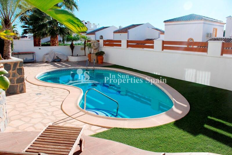 3 Cuarto Villa en venta