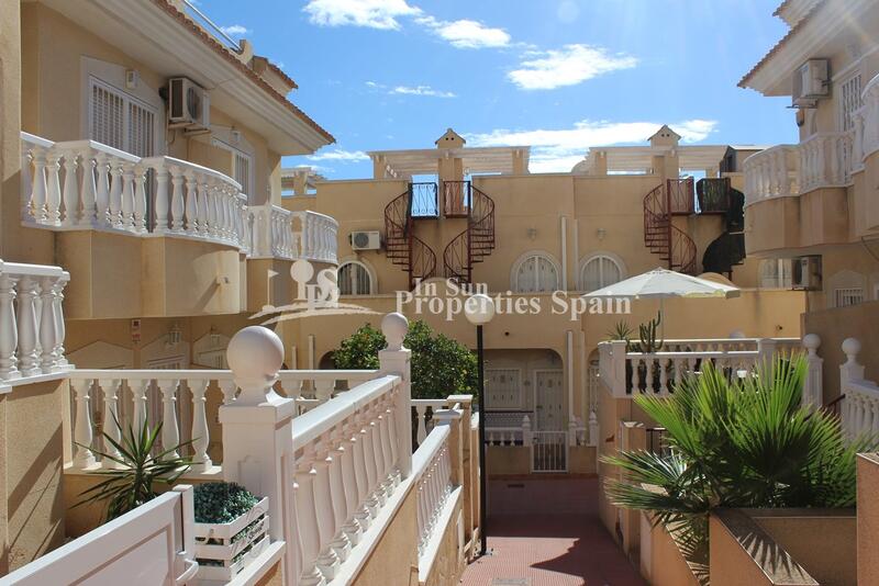 Radhus till salu i Orihuela Costa, Alicante