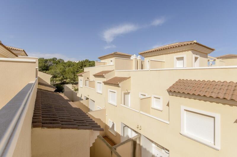 2 bedroom Townhouse for sale