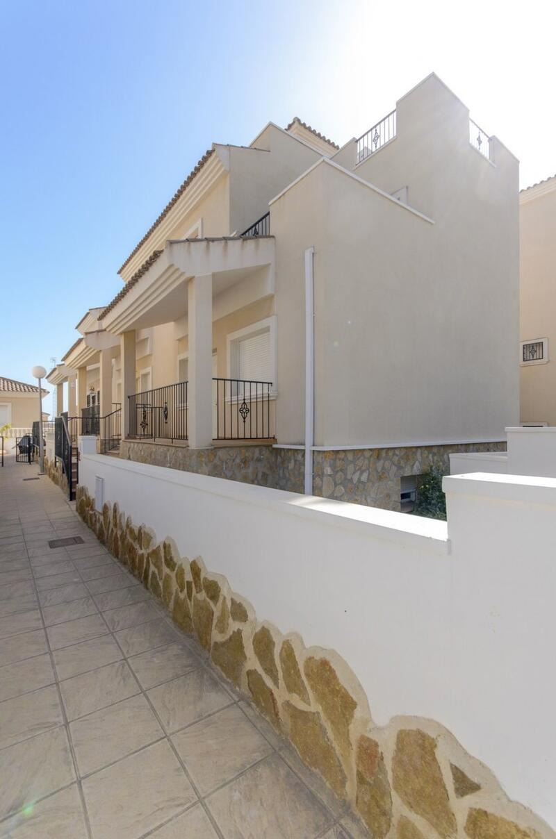2 bedroom Townhouse for sale