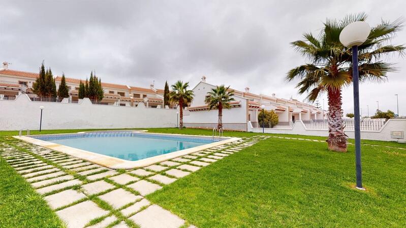 3 bedroom Townhouse for sale
