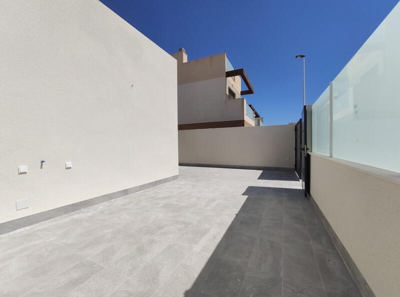 2 bedroom Townhouse for sale