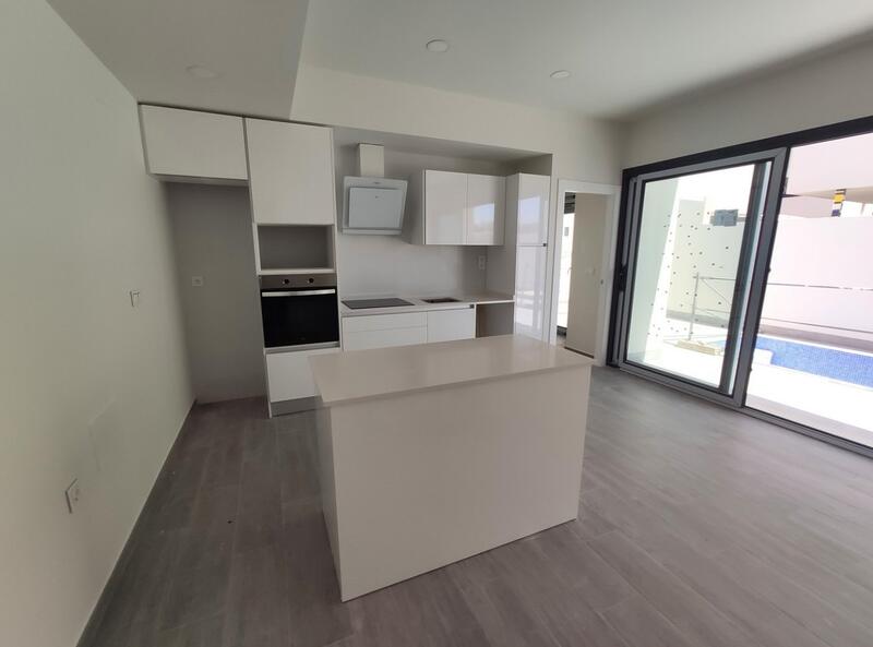 2 bedroom Townhouse for sale