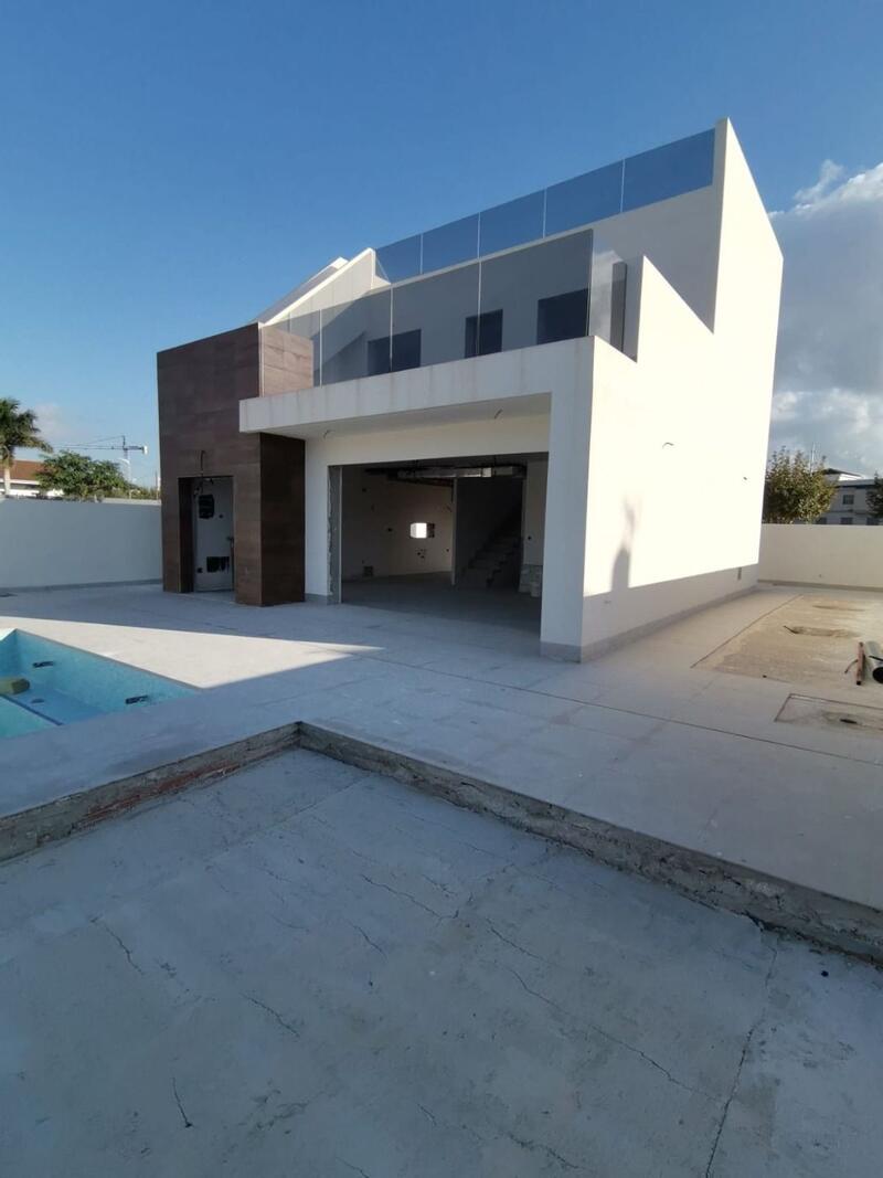 3 bedroom Villa for sale