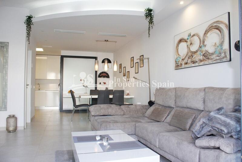 2 bedroom Townhouse for sale