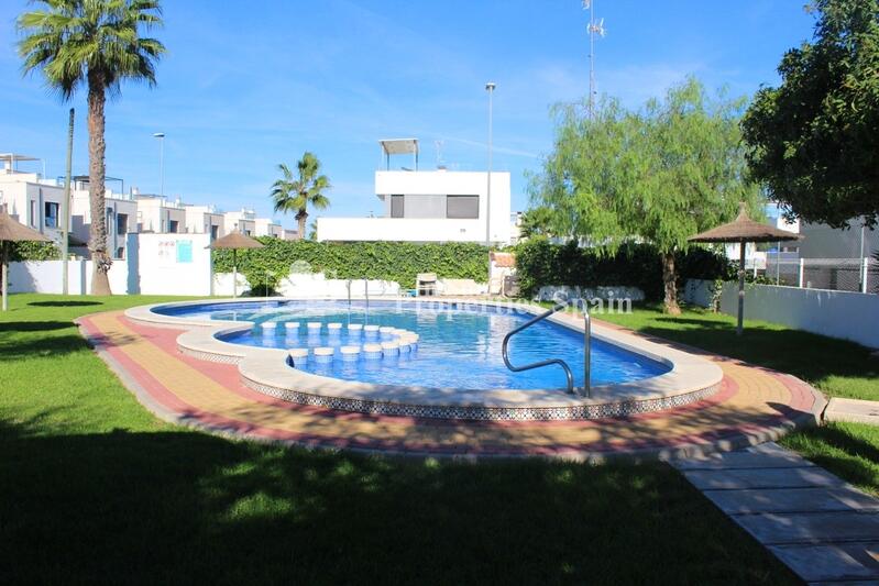 2 bedroom Townhouse for sale