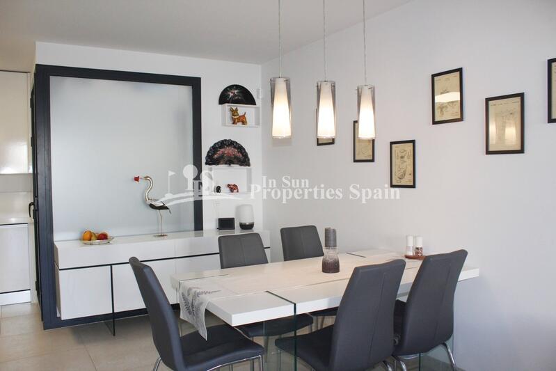 2 bedroom Townhouse for sale