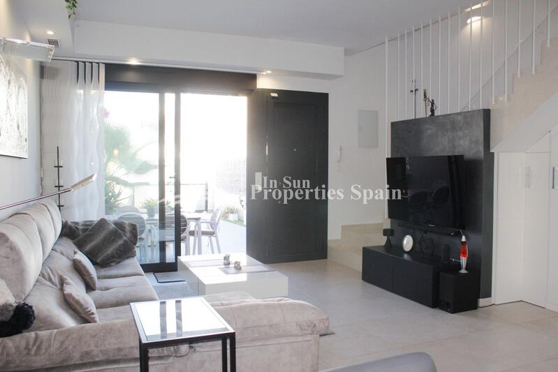 2 bedroom Townhouse for sale