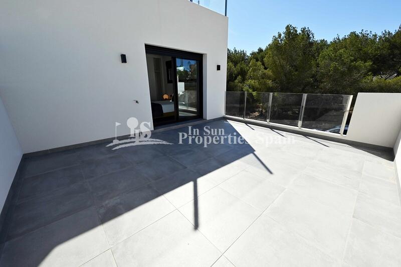 2 bedroom Townhouse for sale