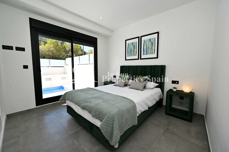2 bedroom Townhouse for sale
