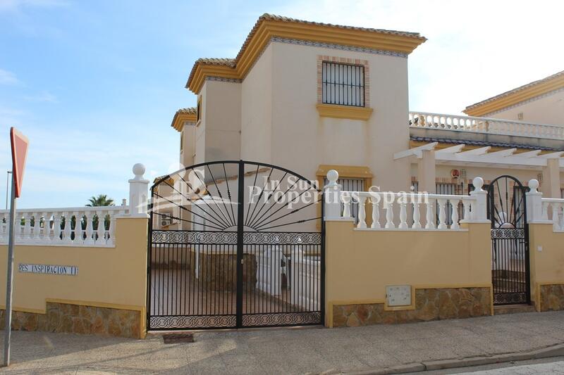 3 bedroom Townhouse for sale
