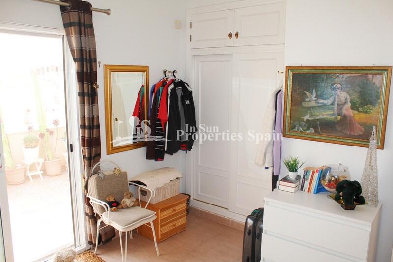 2 bedroom Townhouse for sale