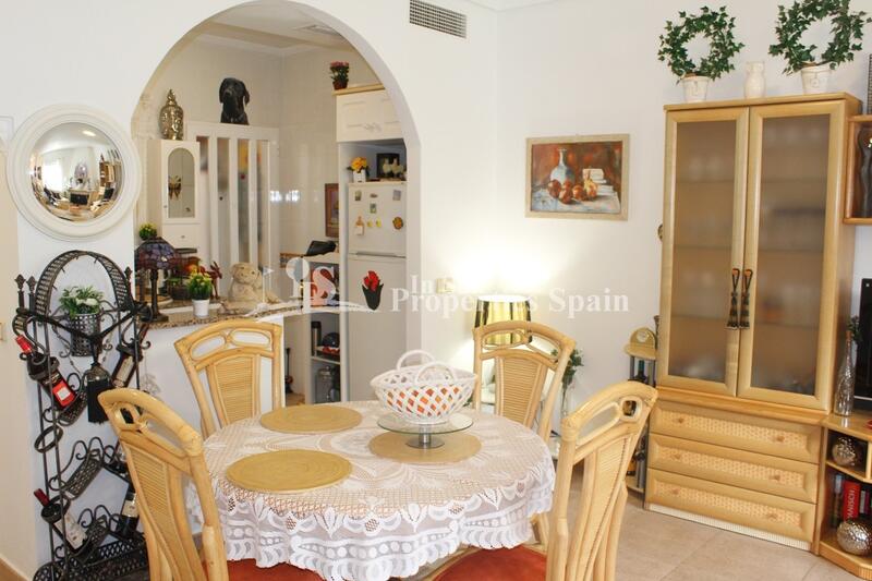 2 bedroom Townhouse for sale